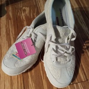 women's sneakers size 9.5